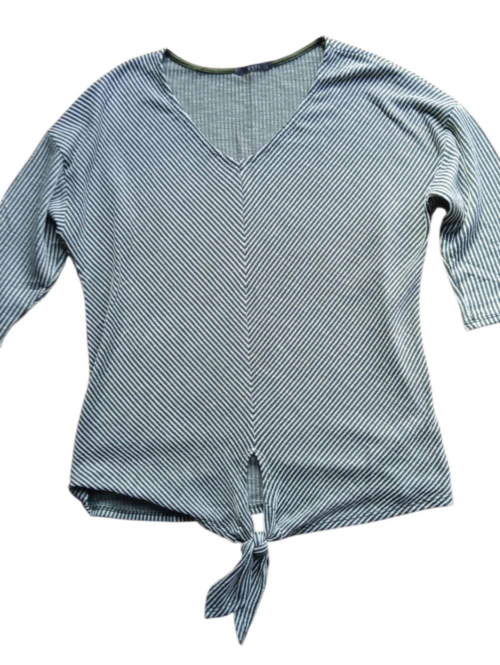 Gyft Size Medium Striped V-Neck Tie Front Top in Olive and White